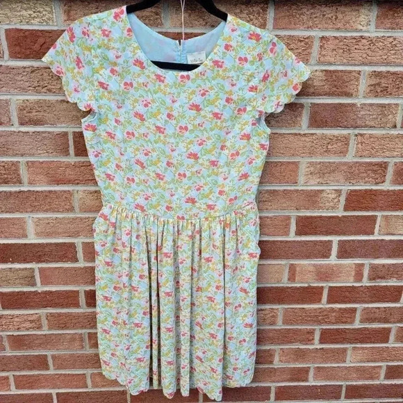 Matilda Jane Dresses & Skirts - Matilda Jane Mini Dress Women's Size 6 Floral Back Zipper